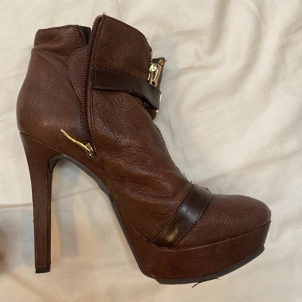 BCBGeneration Size 8 SUPER HIGH HEELed Boots